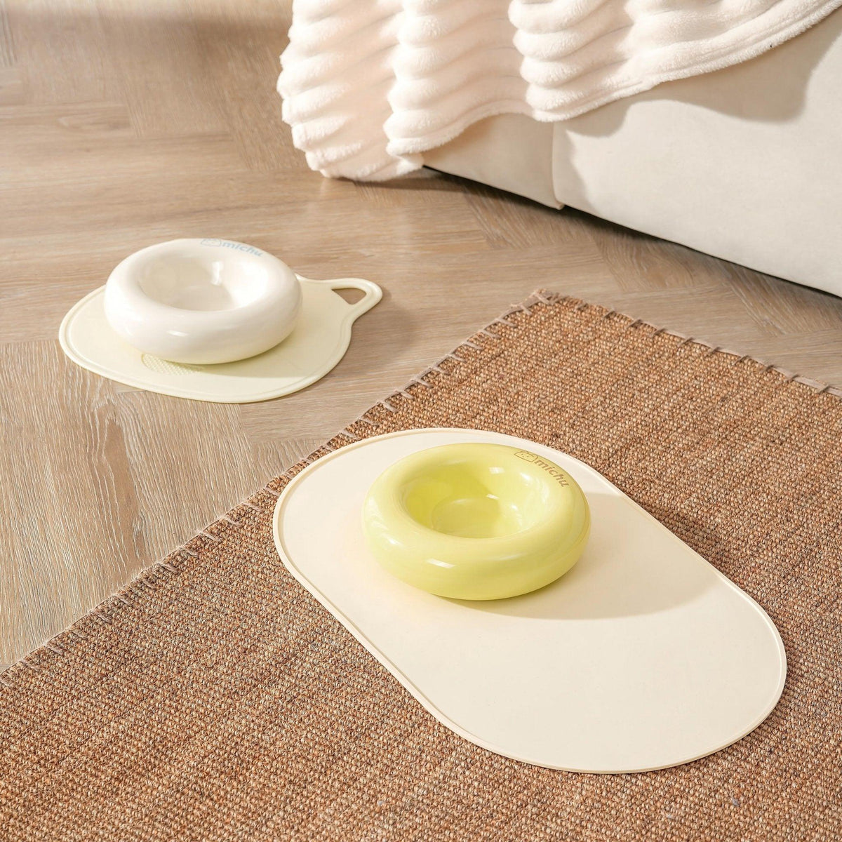 Bagel Ceramic Cat Bowl – Anti-Whisker Cat Food Bowl - Creme